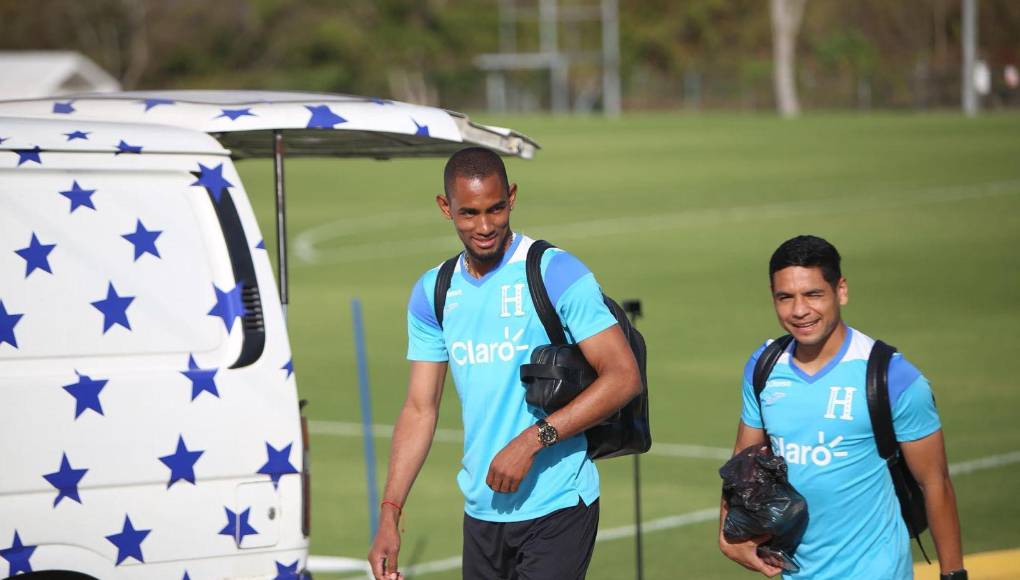 Algunos de ellos regresaron a la Selección. Tal es el caso de Jerry Bengtson, quien llegó en compañía de Carlos Pineda, ambos compañeros en Olimpia.