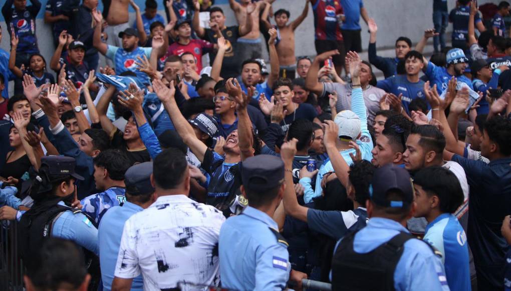 Un gran ambientazo capturaron las cámaras de Diario LA PRENSA en la previa del clásico entre Motagua y Olimpia. 