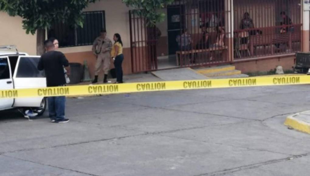 Un muerto y dos heridos deja tiroteo a carro en Tegucigalpa