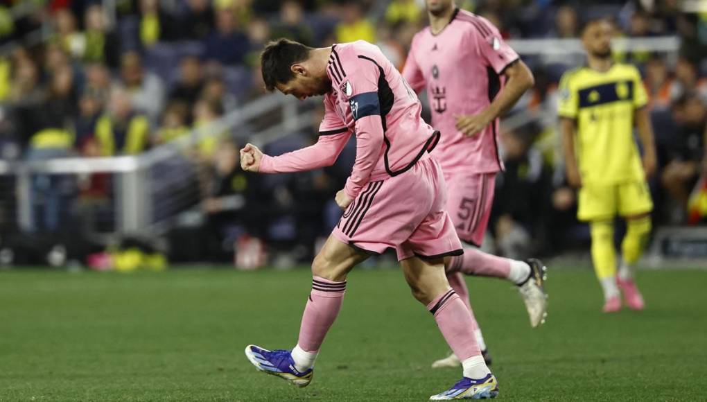 Después, Messi festejó con el puño apretado su primer gol con el Inter Miami en la Concachampions.