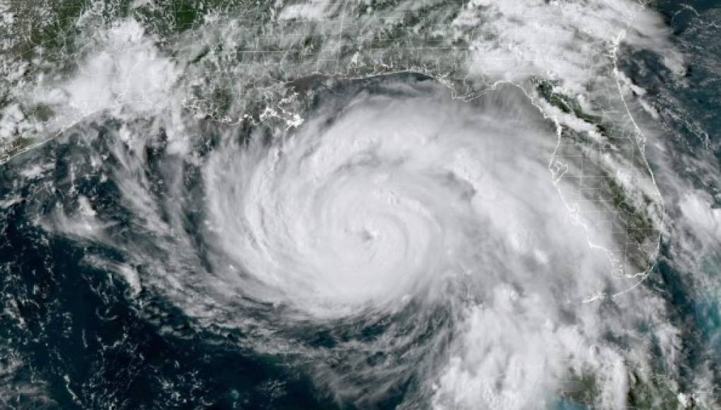 Ida es ya un huracán de categoría 4 y amenaza Estados Unidos