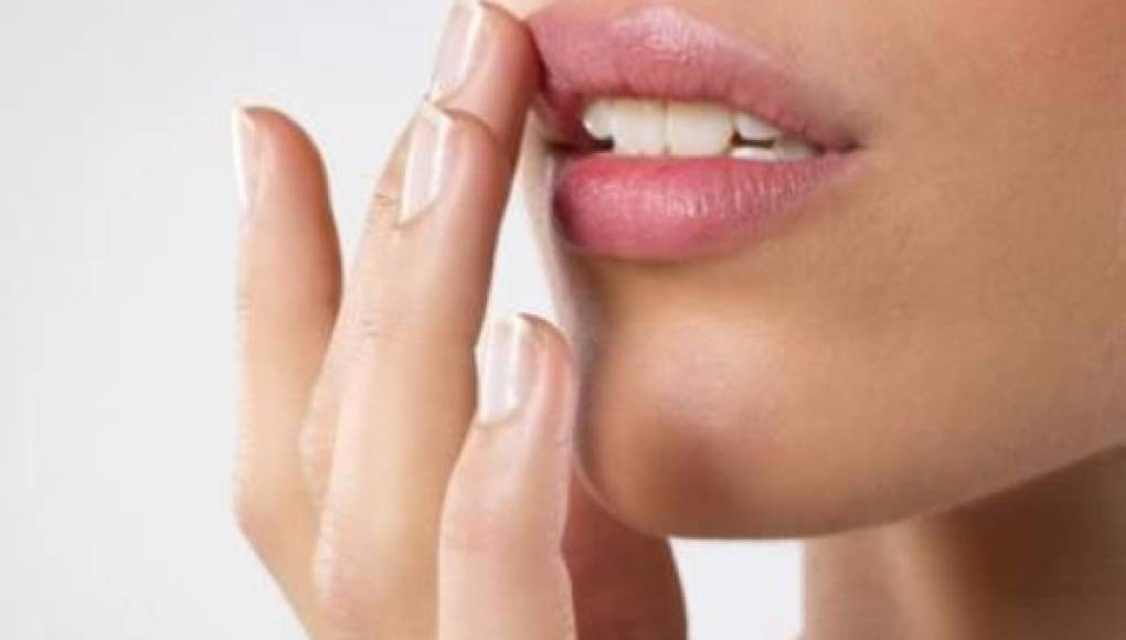 Use un humectante para proteger los labios