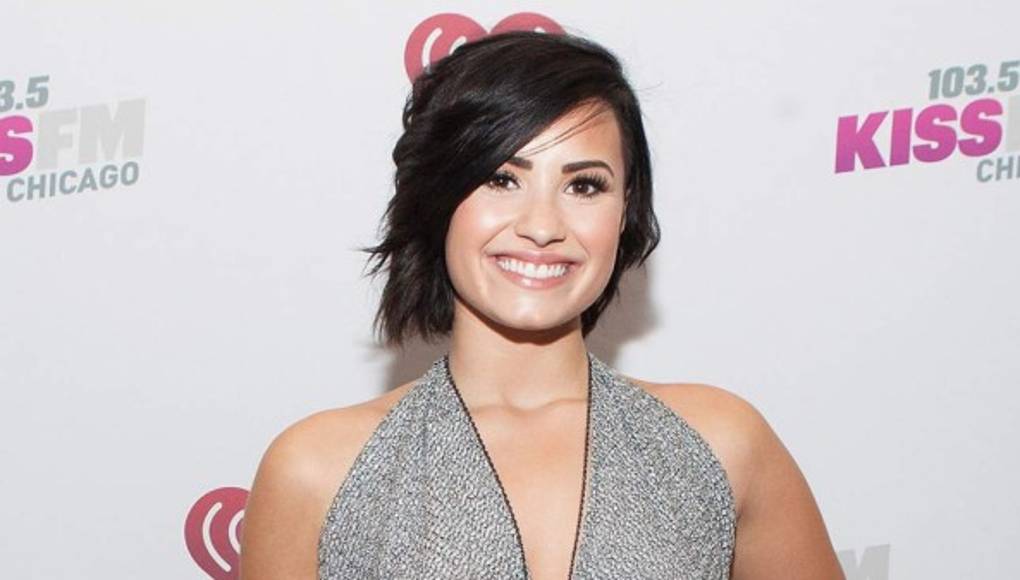 Demi Lovato enseña tips de maquillaje