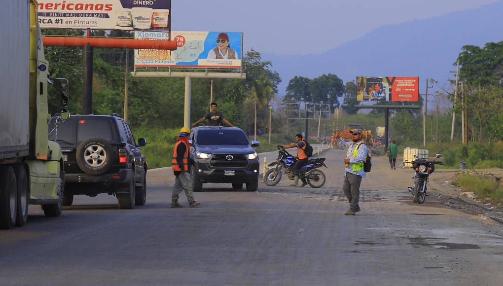 <b>El sub tramo 3 Sula - La Entrada, Copán lo ejecuta el contratista William y Molina, mientras que el supervisor es Cinsa. La longitud es de 27.9 km. De avance físico visual lleva 54%15 km de pavimento con concreto hidráulico. La fecha estimada de terminación de obra octubre 2024.</b>