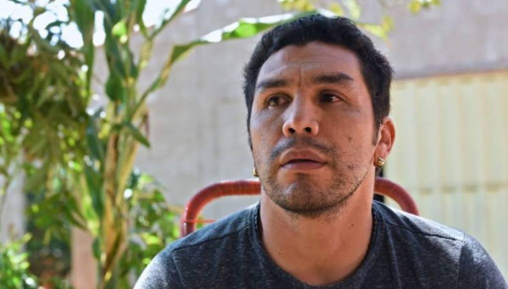 “Según lo que declara el trabajador del baño que es la versión que queda establecida por la autoridad, están en el baño orinando y ‘El JJ’ le dice a Cabañas ‘¿qué pasó con los goles, por qué no has anotado?’ Cabañas se molesta y le dice ‘¿cuáles goles?’, reveló el periodista al mencionar detalles del atentado.