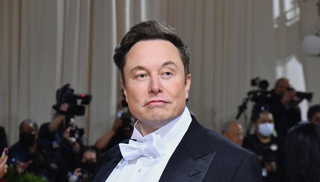 Elon Musk niega acusaciones de agresión sexual y denuncia un complot político