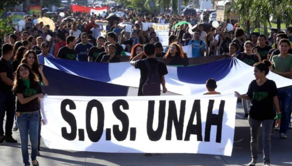 Unah suspende a alumnos que participaron en protestas