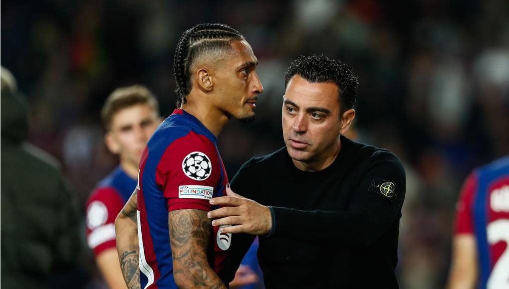 En el club consideran también que Xavi no ha sabido gestionar la crisis del equipo en esta temporada. Sus declaraciones no han ayudado y tampoco algunas reuniones que ha mantenido fuera de la Ciudad Deportiva con jugadores, sólo con algunos, y otras personas. Y en los últimos días estaban viendo como no se estaban pudiendo llevar a cabo algunas de las medidas que habían acordado antes de ser ratificado como la preparación física o los fisioterapeutas.