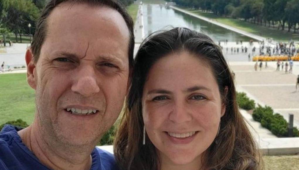 El famoso narrador mexicano Paco Villa falleció el 1 de mayo y una de sus curiosidades es que se casó con un familiar. 