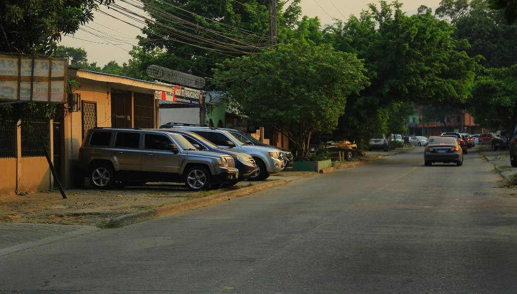Pese a que existe en el Plan de Arbitrios municipal una regulación para el uso de estacionamientos, muchos no lo cumplen.