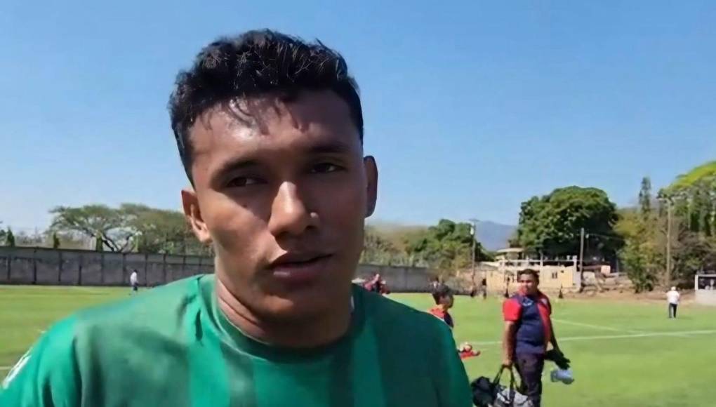 Mientras que Randy Ely Alcerro escribió: “que lamentable, que Dios lo tenga en su santa gloria... Se le extrañará como ser humano, amigo y portero”. 