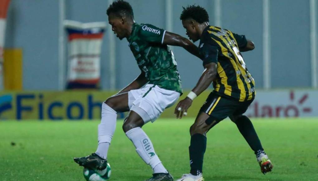 El lateral Félix Crisanto finalizó su contrato con Marathón y en el cuadro verde estarían interesados en renovarle. 