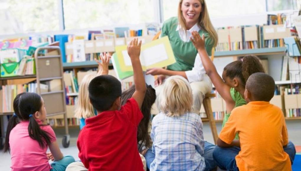 A más años de educación mejor rendimiento matemático