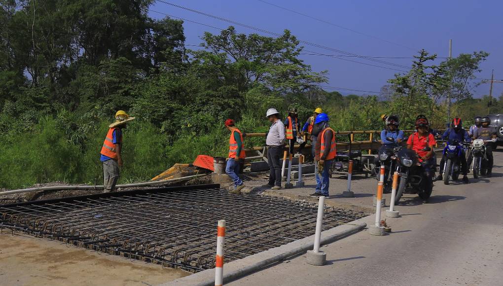 <b>A lo largo del trayecto hay que circular con precaución, especialmente de noche. Aunque hay señalización y advertencia en los tramos peligroso, siempre se debe conducir atento a las condiciones del tráfico y al estado de la carretera.</b>