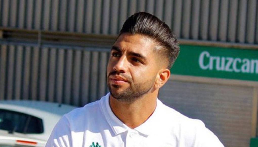 En el 2022, Jona Mejía tomó la decisión de retirarse del fútbol por motivos personales y familiares. 