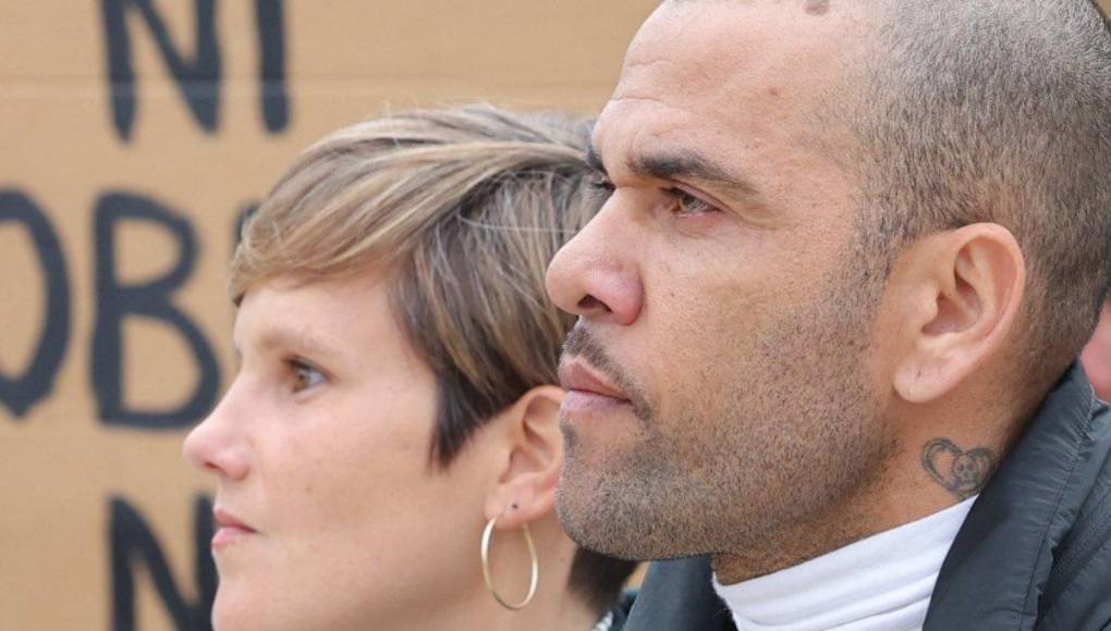 Prensa internacional ha revelado quién se encargó de pagar la fianza para que Alves saliera de prisión.