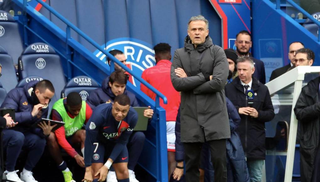 Tras el empate ante Reims, Luis Enrique fue preguntado por la nueva suplencia de Mbappé y si su nuevo rol es ser titular en Champions y recambio en la Ligue 1 de Francia.