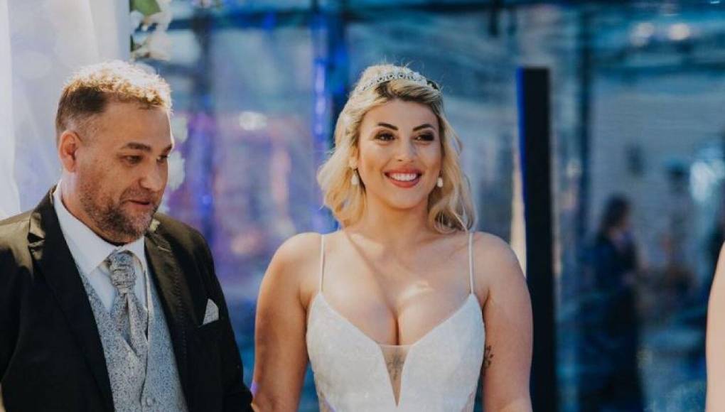 El empresario falleció a los 46 años en la casa de su exesposa, Romina Camejo, de 26, luego de que la madrugada del lunes Aguiar llegara hasta la casa de la cantante, e ingresara por la fuerza.Tras discutir, Camejo le efectuó varios disparos que acabaron con su vida, según informaron medios locales.