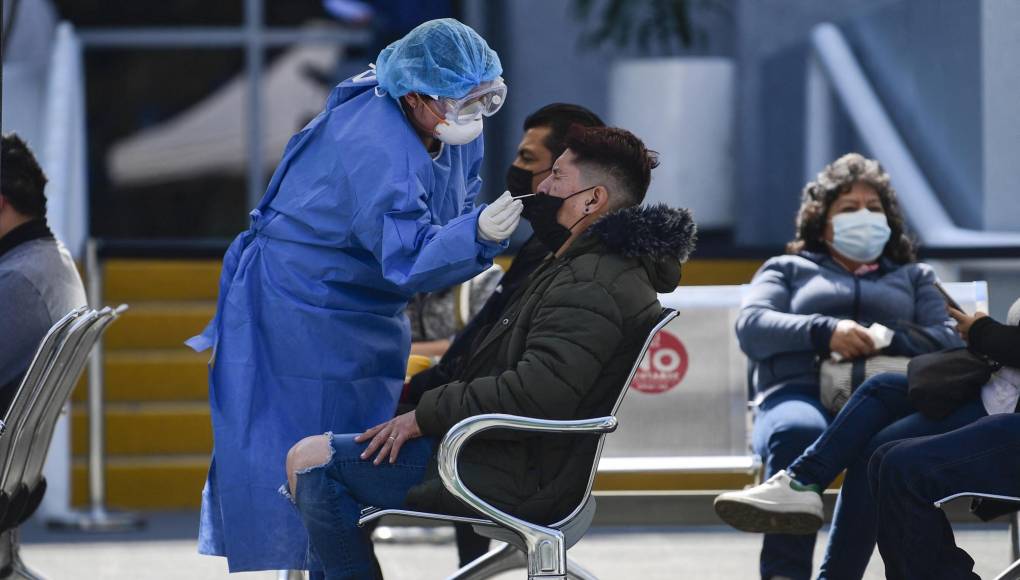 La pandemia de covid-19 “está lejos de haber terminado”, advierte el director de la OMS