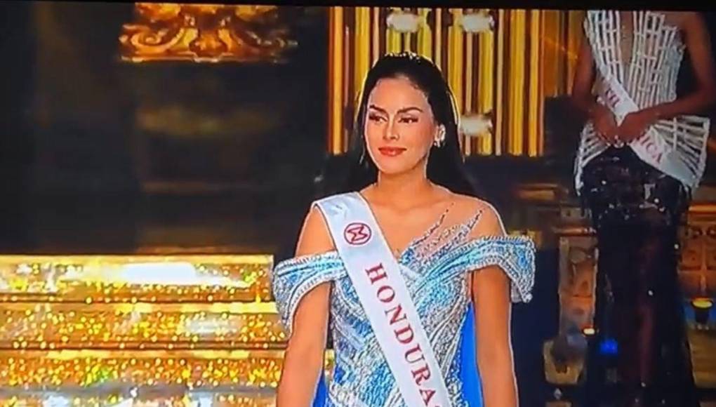 La Miss Honduras Mundo optó por un maquillaje sencillo y su cabello suelto. 