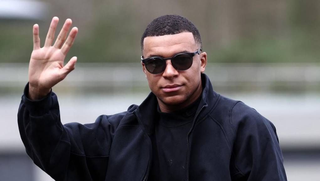 Pero posteriormente se refirió en todo momento al Real Madrid a la hora de señalar el club con el que tendrá que negociar. “Kylian ha mostrado su deseo de jugarlos. Conocemos las condiciones y lamento que el Real Madrid haya cerrado la puerta a muchos futbolistas. Respeto su decisión. Es el único club que nos ha informado de eso”, indicó Diallo en una entrevista que este miércoles publica la web de Le Figaro.