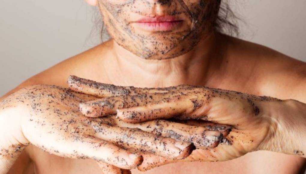 Exfoliantes con azúcar y productos naturales