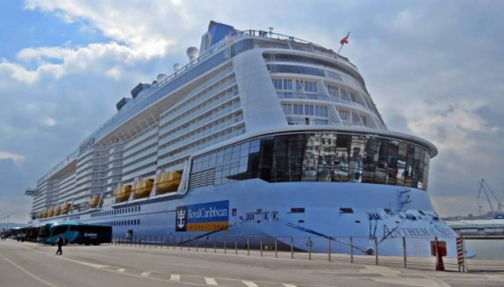 Uno de los cruceros más grandes atracará en Roatán en diciembre