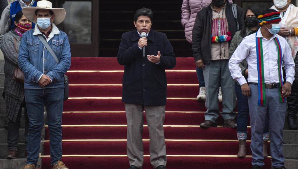 Allanan la residencia del presidente de Perú en busca de su cuñada