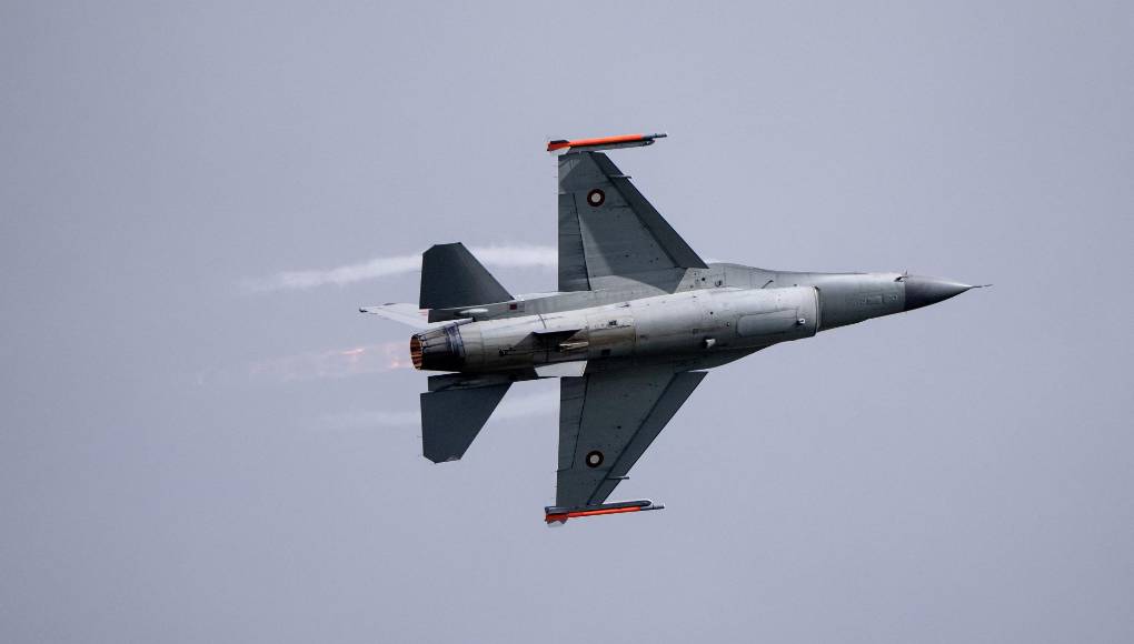 El contrato, que sigue a la declaración de intención de compra en marzo, fue formalizado durante una visita del ministro de Defensa argentino Luis Petri a la base aérea danesa Skrydstrup.