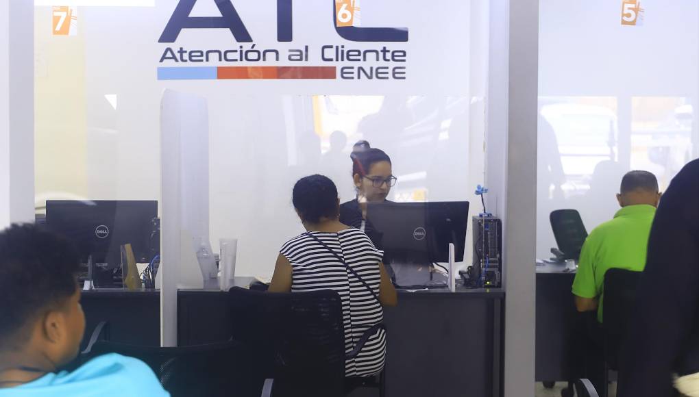 De acuerdo con un comunicado de la Enee, inicialmente, los abonados deben abocarse a las oficinas de atención al cliente a nivel nacional para gozar del beneficio.