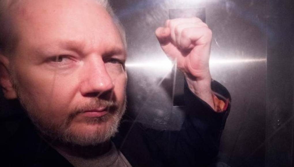 Assange combate su extradición a Estados Unidos en medio de nuevas acusaciones  
