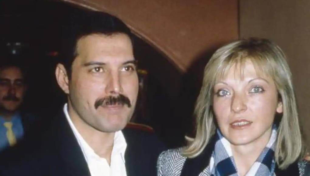 El cantante llegó a referirse a ella como su “esposa de hecho” y admitió que era “la única amiga” y que no quería “a nadie más”.