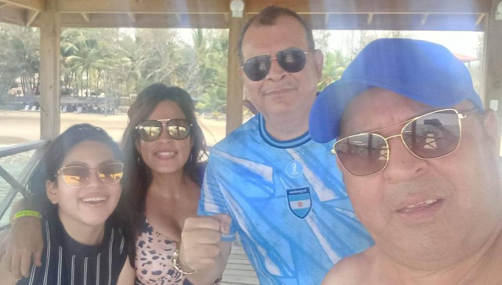 Melissa comparte en sus redes sociales salidas con Orlando Ponce y resto de amistades. 