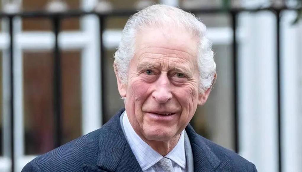 El Rey Carlos III no mantiene una buena relación con su hijo menor, Harry. Este ni siquiera recibió una llamada de teléfono de su padre el día de su cumpleaños 39, que coincidió durante la celebración de los Juegos Invictus en Düsseldorf.