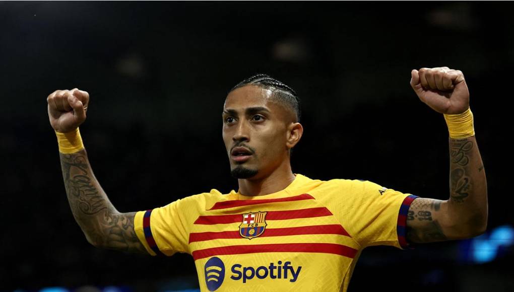 Pero Raphinha volvió a aparecer y tras un gran pase de Pedri marcó el 2-2 del partido.