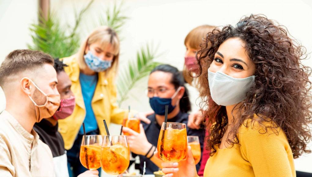 ¿Se vacunará? Cuidado con tomar alcohol tres días antes o después de inmunizado