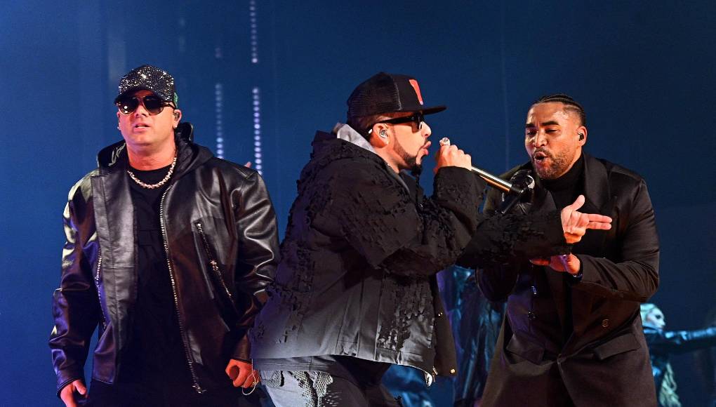 Luego de 15 años de no estar presente en las galas de los Premios Lo Nuestro, el puertorriqueño Don Omar hizo un regreso triunfal acompañado de Wisin, Yandel con quienes interpretó el tema ‘Nadie como Tú’, lanzado en conjunto en el 2006. 