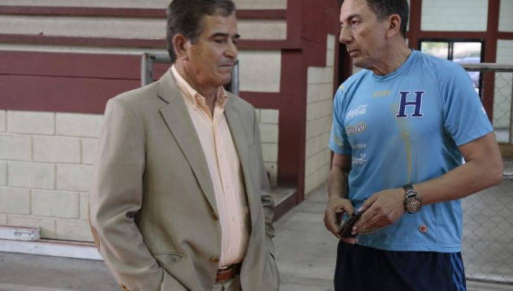 Pinto no descuida nada y hasta visitó a Selección de fútbol sala
