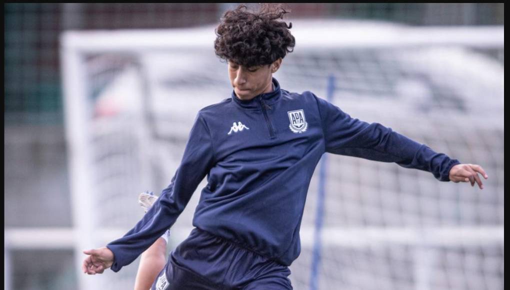Joshua Saldaña de sangre hondureña y es formado en el Barca Academy Northern Virginia, actualmente milita en las inferiores del Alcorcón de España, pero ha entrenado con el primer equipo que juega en la tercera división.