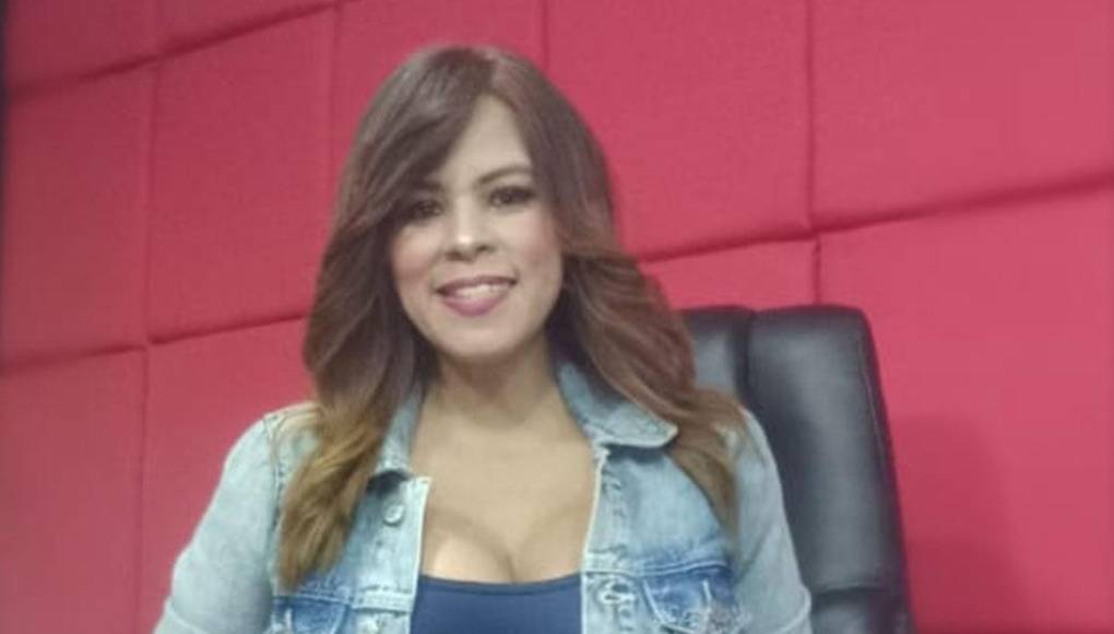 La próxima esposa de Orlando Ponce Morazán también ha laborado como corresponsal de algunos medios internacionales. 