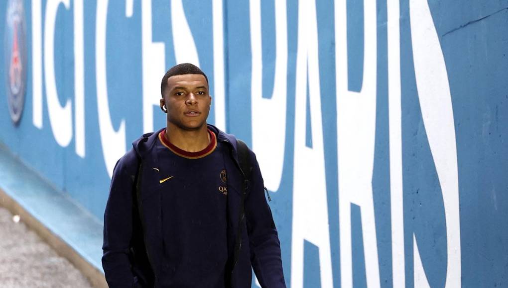 Según ‘RMC’, Mbappé pidió al técnico explicaciones y éste reconoció que había faltado diálogo entre ambos y accedió a hablar con él.