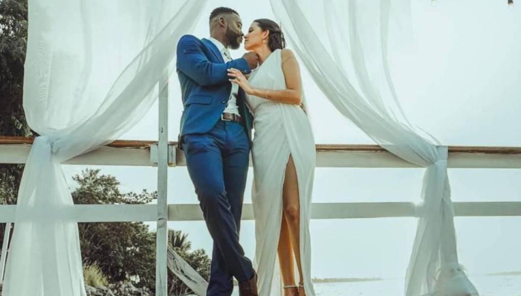 Clayvin Zúniga: El delantero del Marathón está casado con la licenciada salvadoreña Gabriela Aguilar. 