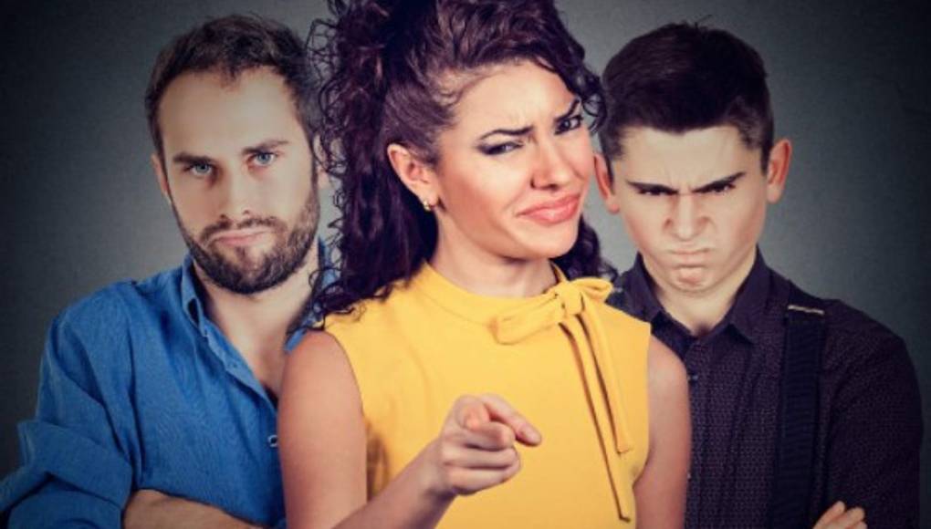 Amigos criticones lo tienen cansado