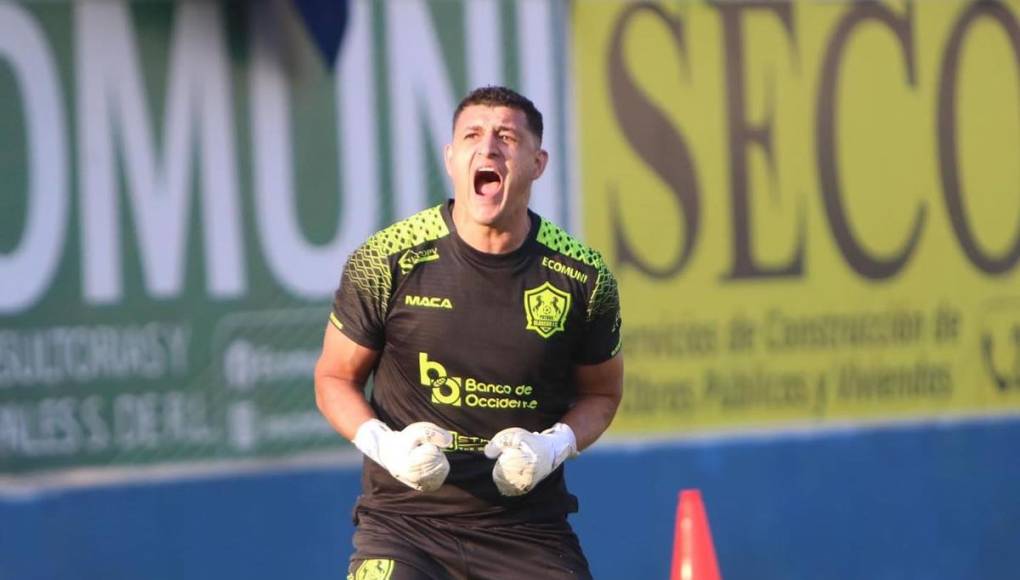 El eufórico festejo de Harold Fonseca tras la victoria del Olancho FC ante Olimpia.