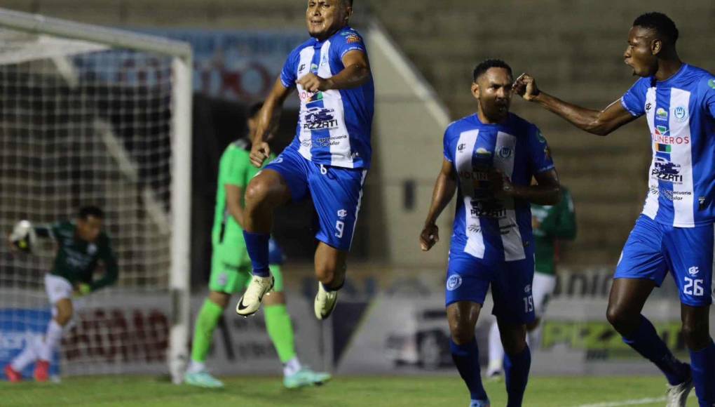 Victoria pegó primero a través de Frelys López, quien no perdonó el arco de César Samudio, portero del verde.