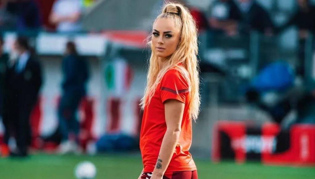 Goles y asistencias son su carta de presentación y eso la ha llevado a brillar en uno de los torneos más destacados del mundo: la Barclays Women’s Super League (Primera División de Inglaterra). 