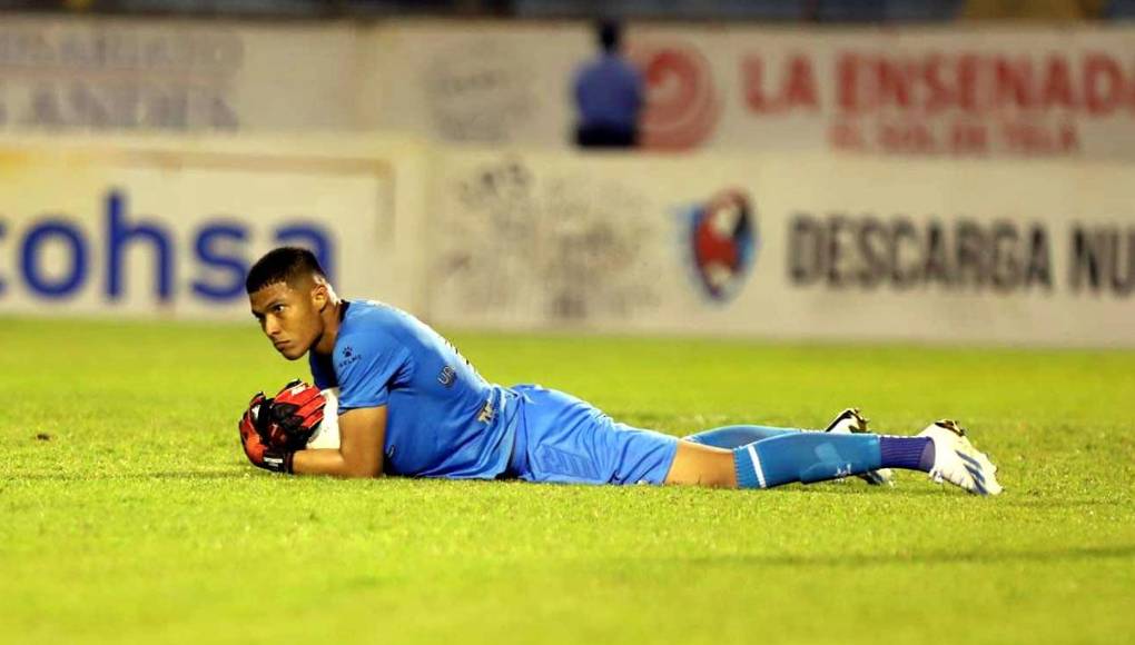 El guardameta porteño oriundo del barrio San Antonio llegó en 2020 al Real España tras defender el arco del Platense por dos años en reservas y ahora juega su primer partido en la Primera División.