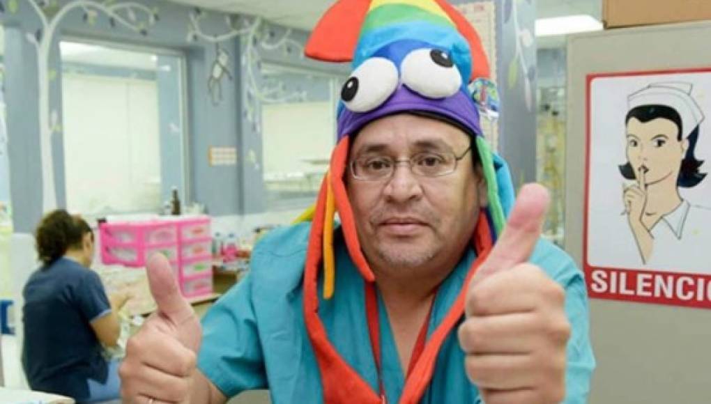 Querido médico de Tegucigalpa lucha por su vida contra el covid