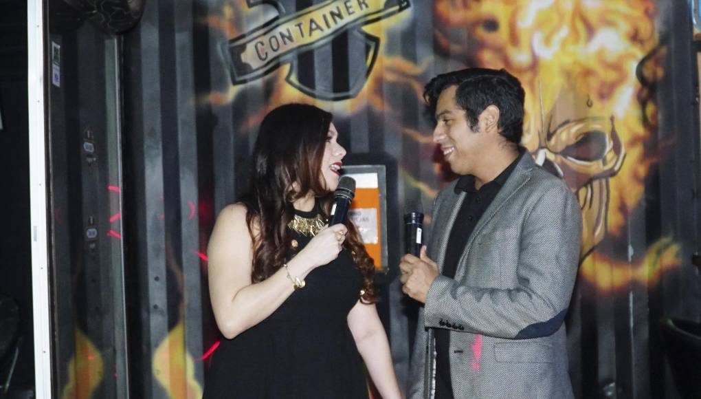 <b>ARLEEN B &amp; CRIS DAVIS</b>La pareja de músicos se presenta desde las 8:00 pm de este miércoles en restaurante El Molino. Reserve su mesa llamando al 9808-0034.