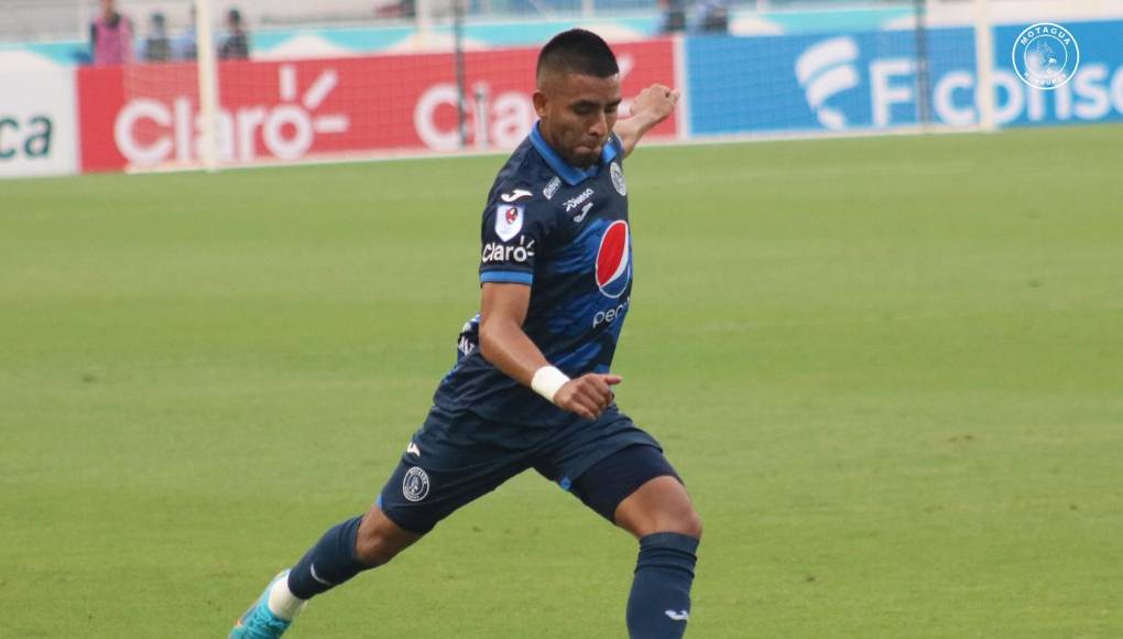 Carlos Argueta jugará más adelantado.